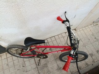 Bicicleta BMX BH Meteor Roja