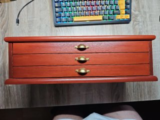Espositore per stilografiche/penne in legno e vetro