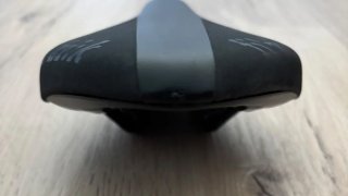 Sillín bici Fi'zi:k R1 Regular Carbono