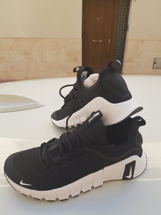 Zapatillas Nike Free Negras y Blancas
