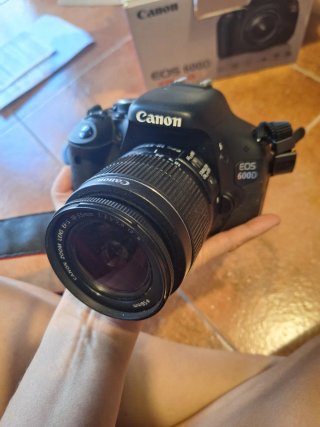 Cámara Canon EOS 600D Kit + Accesorios