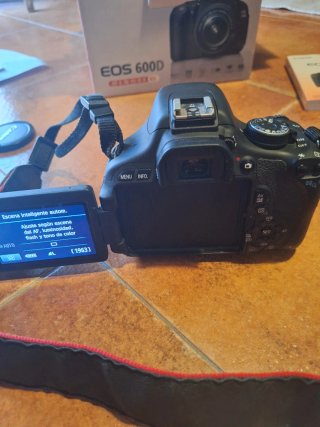 Cámara Canon EOS 600D Kit + Accesorios