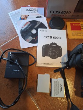 Cámara Canon EOS 600D Kit + Accesorios