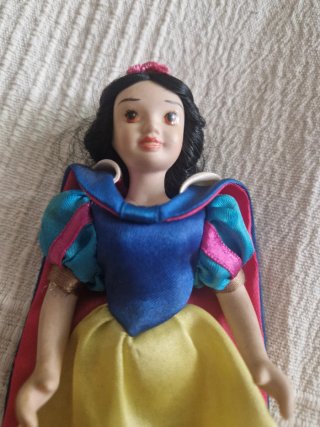 Muñeca Porcelana Blancanieves Disney