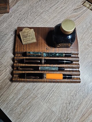 Portaplumas de madera