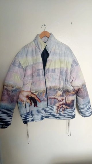 Chaqueta acolchada con estampado artístico