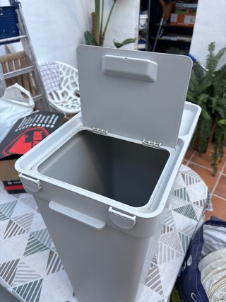Cubo basura grande Ikea gris