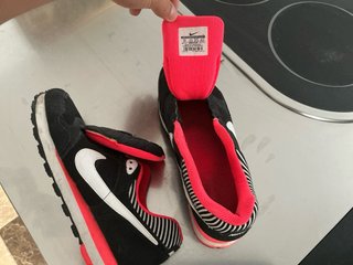 Nike Zapatillas Negras y Rosas