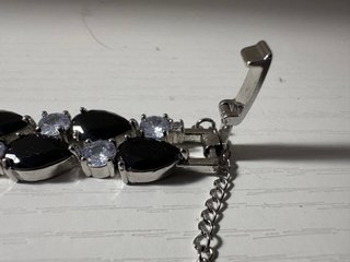 Bracciale donna con pietre nere e bianche