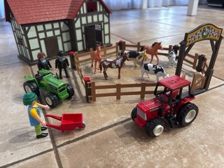Granja de Juguete con Animales y tractores
