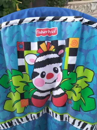 Mecedora bebé Fisher-Price c/juguetes