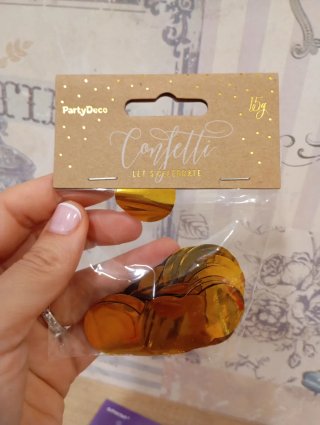 Kit Fiesta Dorado Banderines y Confeti