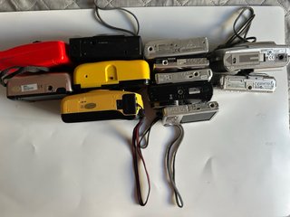 Lotto di Fotocamere Digitali e Analogiche