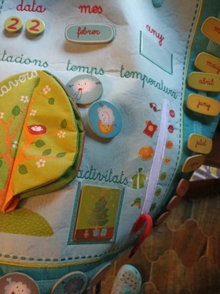 Calendari infantil de tela en català
