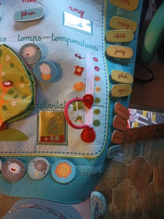 Calendari infantil de tela en català
