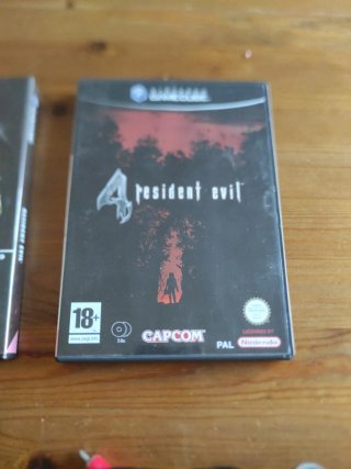 Nintendo GameCube Negra + 2 Juegos Resident Evil