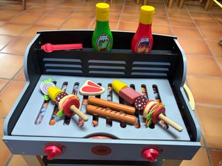 Barbacoa de juguete con accesorios