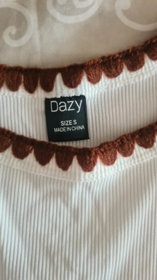Camiseta sin mangas DAZY ribeteada