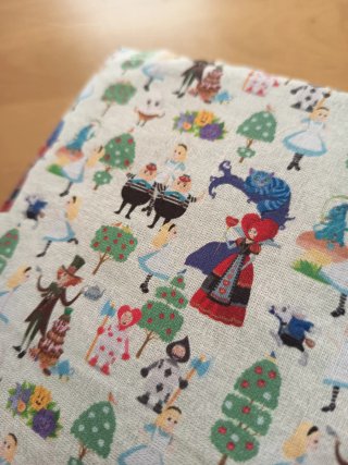 Funda de libro Alicia en el país de las maravillas