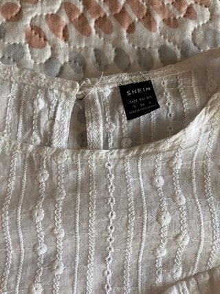Blusa blanca con volantes talla S