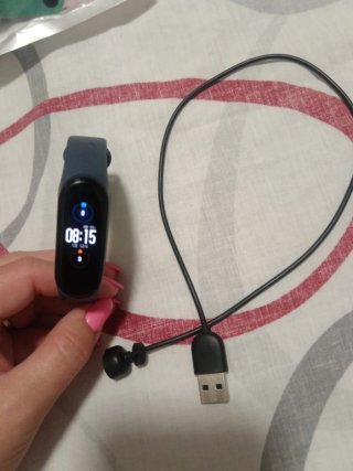 Xiaomi Mi Band 4 con cargador y 13 correas