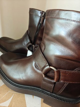 Stivaletti Zara marroni con fibbia