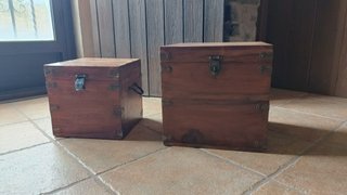 Conjunto de 2 baúles de madera y metal