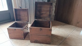 Conjunto de 2 baúles de madera y metal