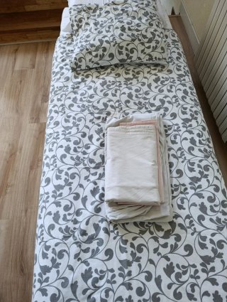 Somier,colchón,nórdico y juego de sabanas