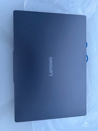 Ordenador portátil Lenovo gris