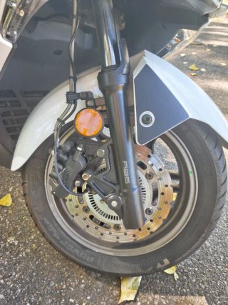 Kymco Grand Dink 300i Blanca