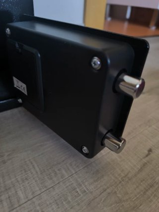 Caja Fuerte Yale Negra con Teclado y Llaves