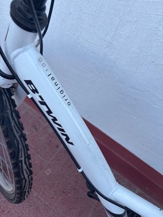 Bicicleta infantil Btwin blanca y azul