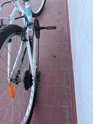 Bicicleta infantil Btwin blanca y azul