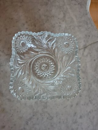 Fontana da tavolo in cristallo intagliato