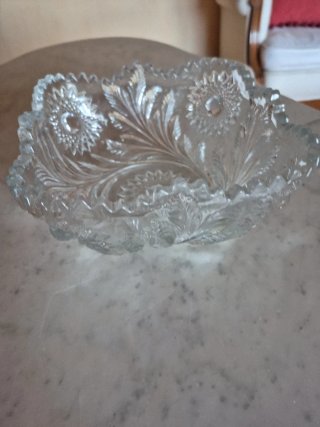 Fontana da tavolo in cristallo intagliato