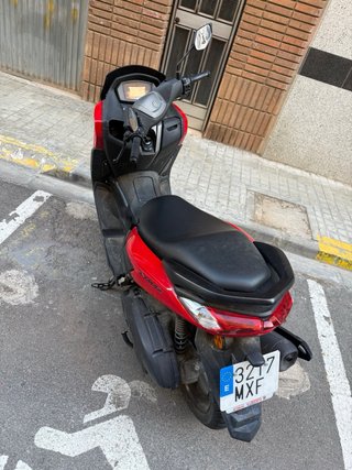 Yamaha NMAX 125 Roja