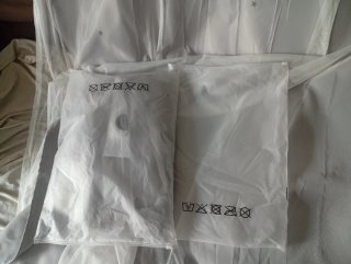 Cortinas grises y blancas con estrellas