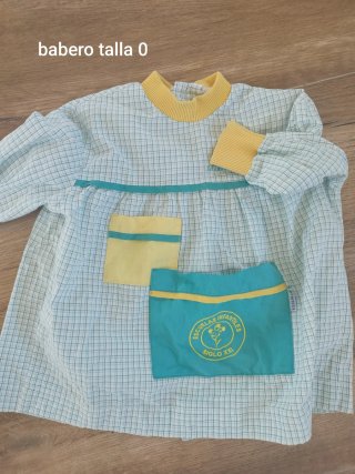 Babero Escuelas Infantiles Siglo XXI Talla 0
