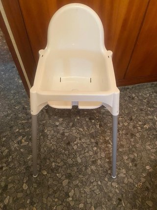 Trona IKEA con bandeja