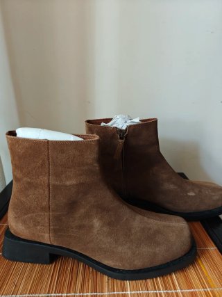 Stivaletti Zara marroni scamosciati Varie taglie