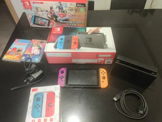 Nintendo Switch + Mario kart Live.