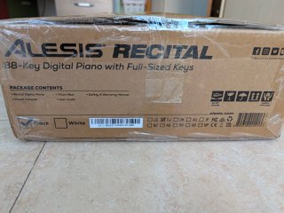Piano Alesis Recital 88 teclas + soporte. Poco uso