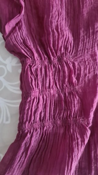 Top fruncido morado