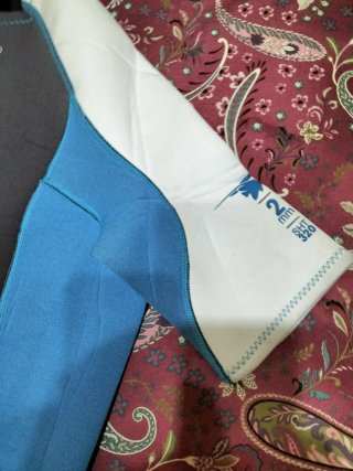 Neopreno corto gris y azul