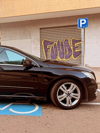 Mercedes-Benz Clase R, motor V6, 7 plazas.