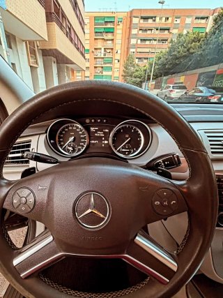 Mercedes-Benz Clase R, motor V6, 7 plazas.