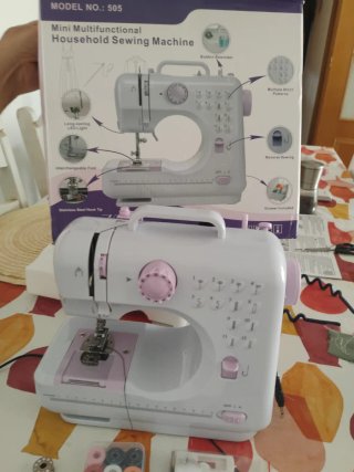 Máquina de coser nueva
