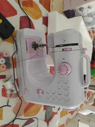 Máquina de coser nueva