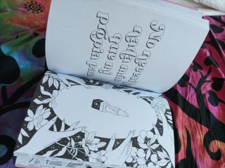Libro para colorear "Mantras y musas"
